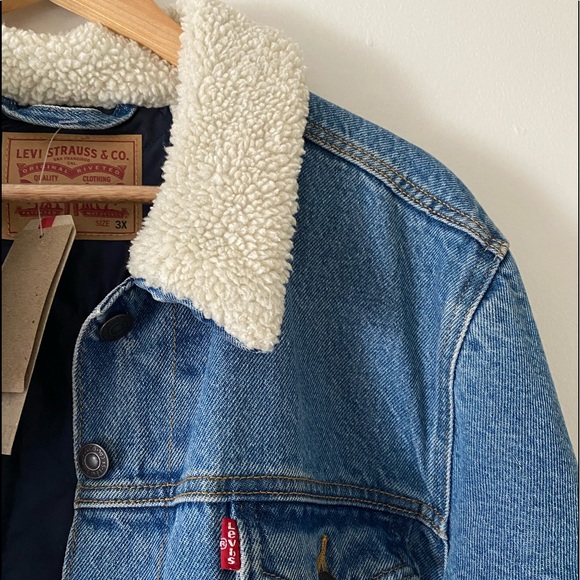 Levi’s Denim Trucker Fleeced collar Denim Jacket - Picture 4 of 8